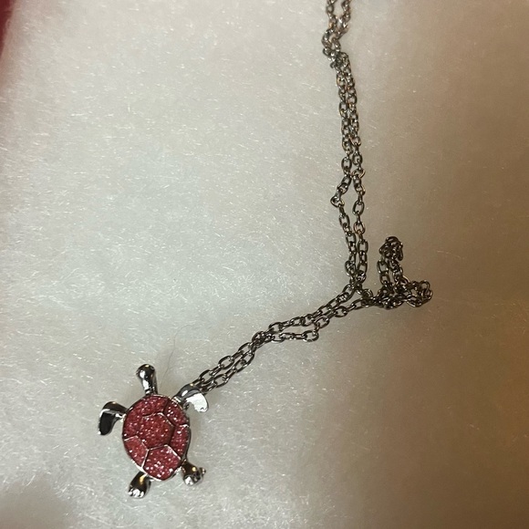 Source Unknown Jewelry - Red Sea turtle necklace nwot